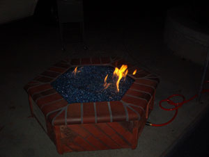 gas fire pit using fireglass